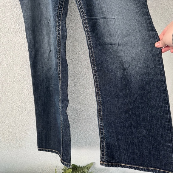 Blue Bootcut Jeans Distressed Look Plus Size 16 5-Pocket Styling Denim Everyday - Picture 6 of 11